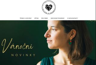 Vůbec žádný krok pro lidstvo, ale velký skok pro Pilinu & Hoblinu! Přátelé, konečně jsem se hecla a dotáhla eshop, a tak...